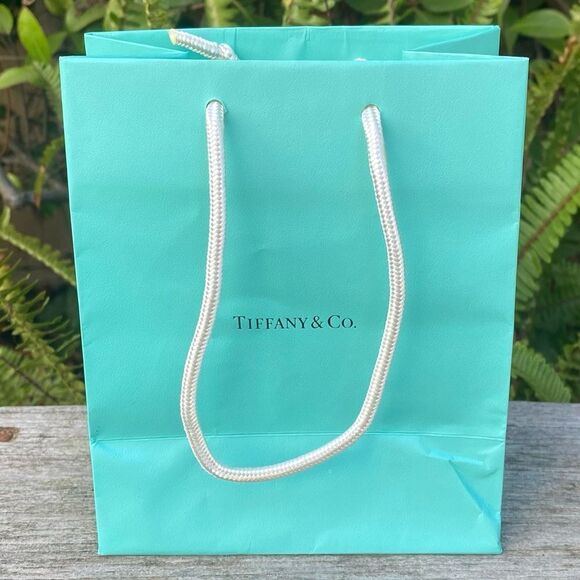 Tiffany & Co Silver 925 Classic Heart Charm Bracelet. Engravable. Pouch - Picture 11 of 11